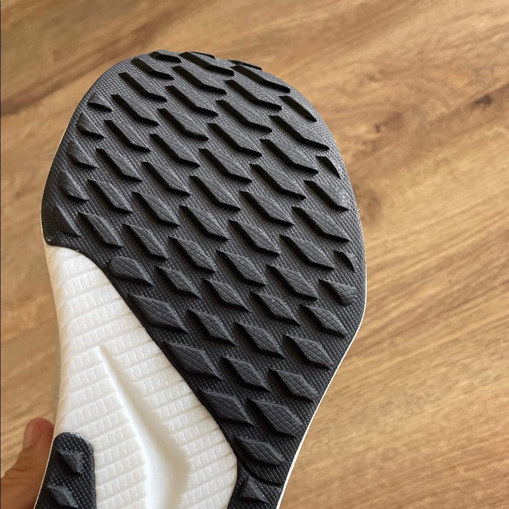 Allbirds White and Teal Athletic Sneakers - Picture 4 of 7